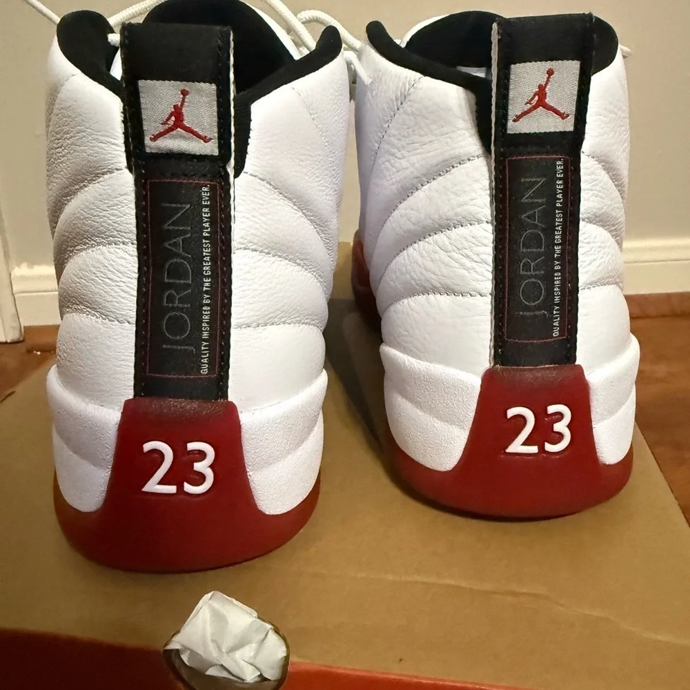 Air Jordan Cherry CT8013-116 Like New With Box - Size 11
